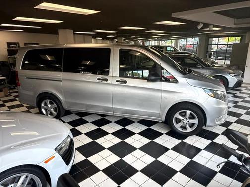 2016 Mercedes-Benz Metris Base