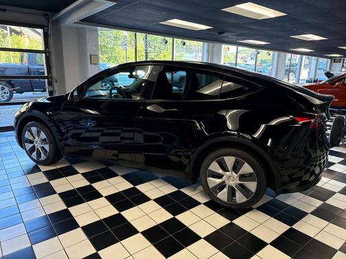 2022 Tesla Model Y Long Range Dual Motor All-Wheel Drive