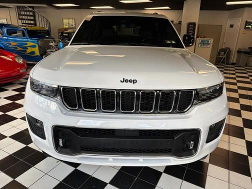 Bright White Clearcoat 2021 Jeep Grand Cherokee L Overland