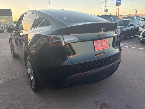 2024 Tesla Model Y Long Range Dual Motor All-Wheel Drive