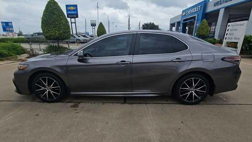 2024 Toyota Camry Hybrid SE