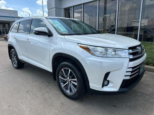 Blizzard Pearl 2019 Toyota Highlander XLE