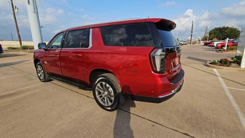 2025 Chevrolet Suburban LT