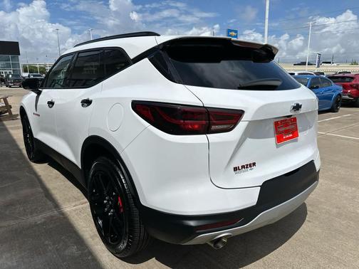 Summit White 2023 Chevrolet Blazer 2LT