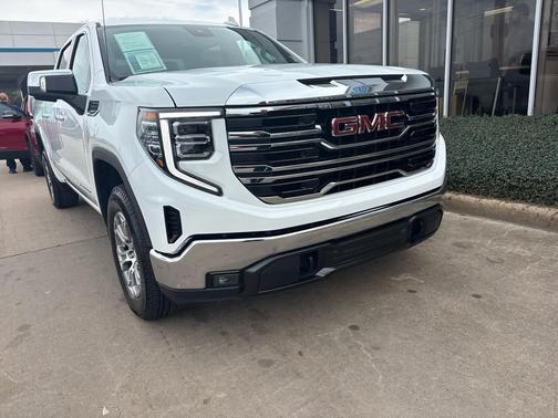 2025 GMC Sierra 1500 SLT