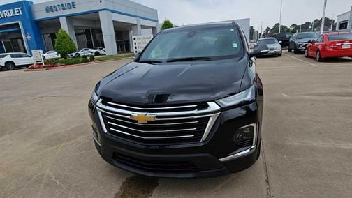 Mosaic Black Metallic 2023 Chevrolet Traverse LT Cloth