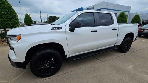 Iridescent Pearl Tricoat 2023 Chevrolet Silverado 1500 LT Trail Boss