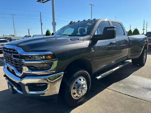 Granite Crystal Metallic Clearcoat 2025 RAM 3500 Tradesman Crew Cab 4x4 8' Box