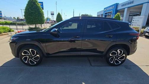 Mosaic Black Metallic 2025 Chevrolet Trax FWD 2RS
