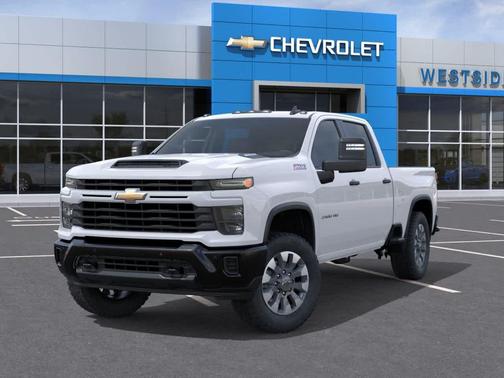 Summit White 2026 Chevrolet Silverado 2500 Custom