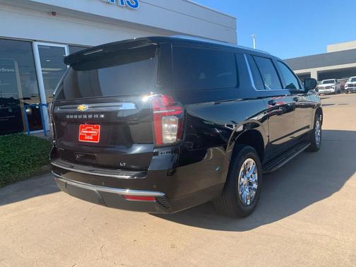 Black 2023 Chevrolet Suburban LT