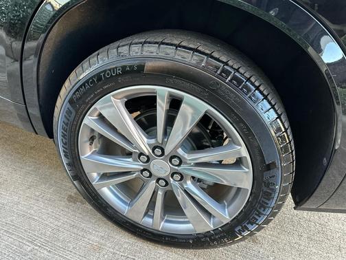 2025 Cadillac XT6 Premium Luxury AWD