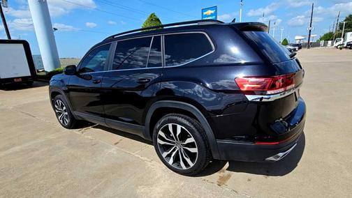 Deep Black Pearl 2021 Volkswagen Atlas 2.0T SE