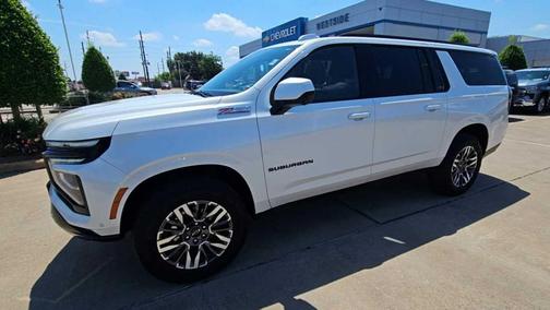 Iridescent Pearl Tricoat 2025 Chevrolet Suburban 4WD Z71