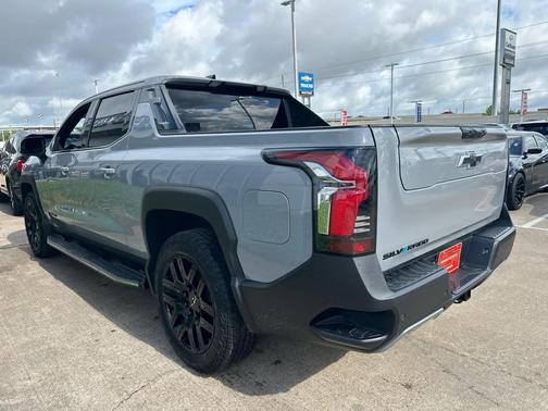 Slate Gray Metallic 2025 Chevrolet Silverado EV LT
