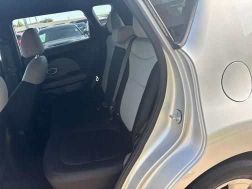 Bright Silver 2018 Kia Soul Base