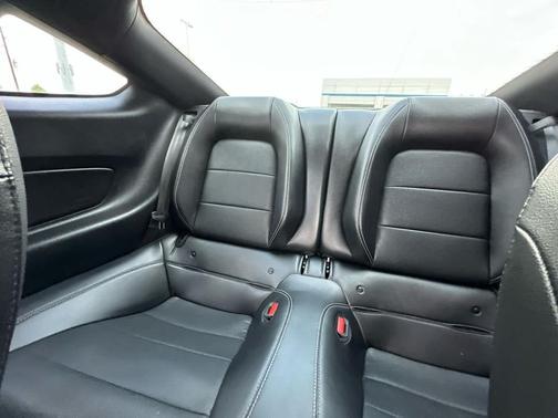 GRABBER BLUE METALLIC 2022 Ford Mustang GT Premium