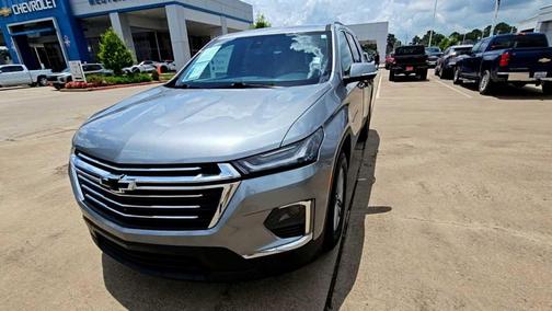 Sterling Gray Metallic 2023 Chevrolet Traverse LT Cloth