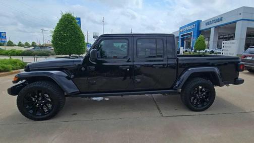 Black Clearcoat 2025 Jeep Gladiator Nighthawk