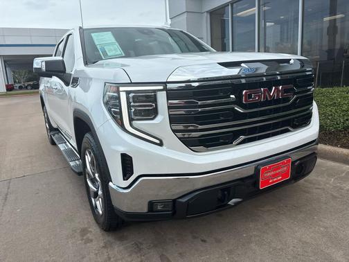White Frost Tricoat 2022 GMC Sierra 1500 SLT