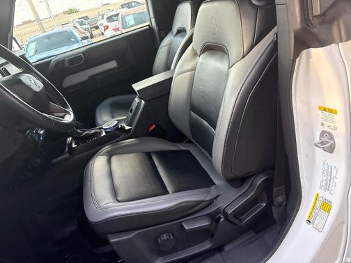 OXFORD WHITE 2024 Ford Bronco Black Diamond