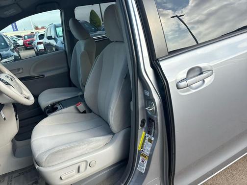 2012 Toyota Sienna LE