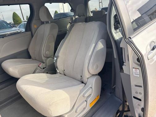 2012 Toyota Sienna LE