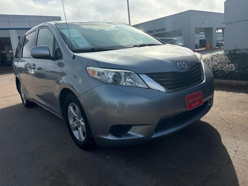 2012 Toyota Sienna LE
