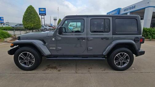 2023 Jeep Wrangler 4-Door Sahara 4x4