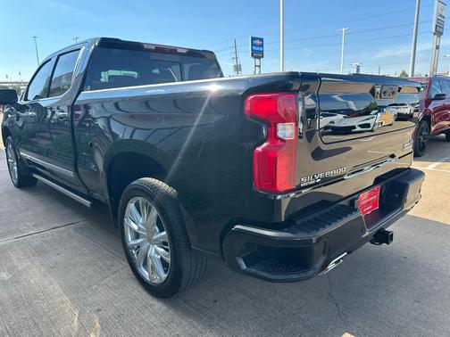 2022 Chevrolet Silverado 1500 High Country