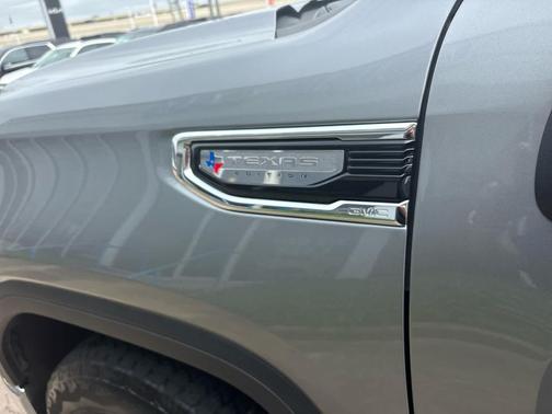 Sterling Metallic 2024 GMC Sierra 1500 SLT