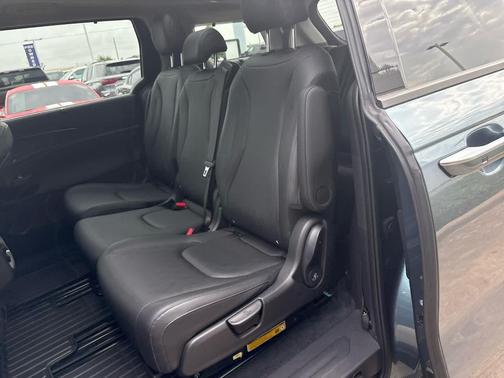 Astra Blue 2026 Kia Carnival SX