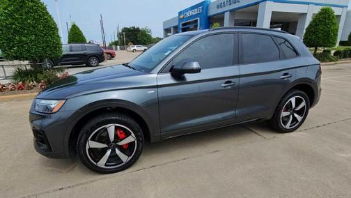 Daytona Gray Pearl Effect 2024 Audi Q5 45 S line Premium Plus