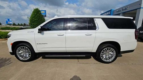 Iridescent Pearl Tricoat 2024 Chevrolet Suburban 2WD High Country