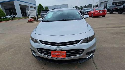 Silver Ice Metallic 2018 Chevrolet Malibu LT