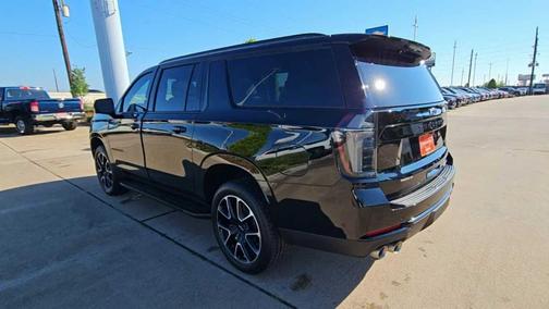 2025 Chevrolet Suburban RST