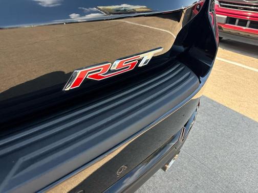 2025 Chevrolet Suburban RST