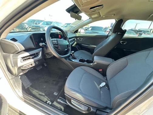 Snow White Pearl 2025 Kia K4 LXS