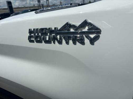 Summit White 2021 Chevrolet Silverado 2500 High Country