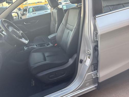 2022 Nissan Rogue Sport SL