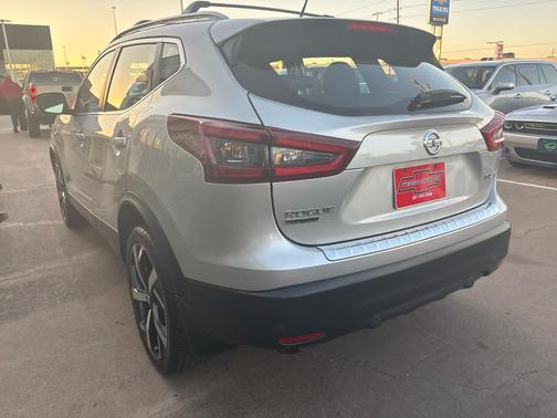 2022 Nissan Rogue Sport SL