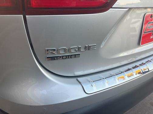 2022 Nissan Rogue Sport SL