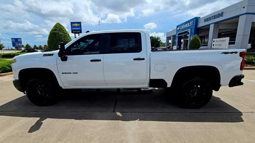 Summit White 2026 Chevrolet Silverado 2500 Custom