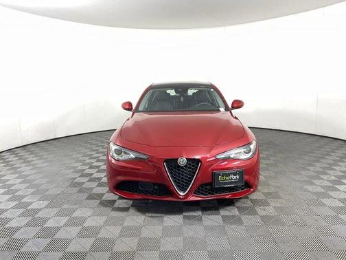 Photo 2 of 37 of 2021 Alfa Romeo Giulia Ti