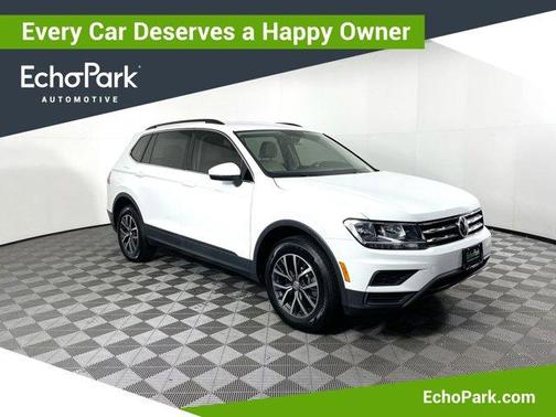 Photo 1 of 33 of 2019 Volkswagen Tiguan 2.0T SE