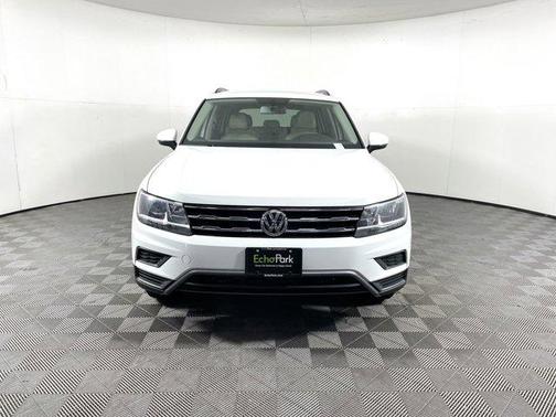 Photo 2 of 33 of 2019 Volkswagen Tiguan 2.0T SE