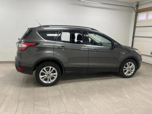 Magnetic Metallic 2017 Ford Escape SE