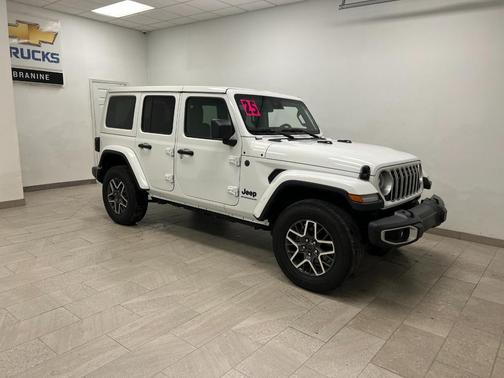 2025 Jeep Wrangler 4-Door Sahara 4x4