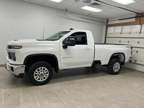 Summit White 2026 Chevrolet Silverado 2500 LT