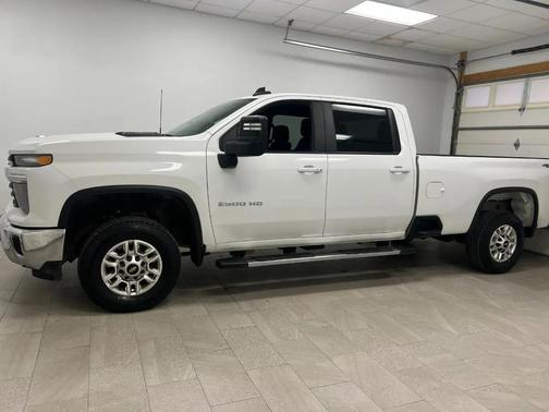 Summit White 2025 Chevrolet Silverado 2500 LT